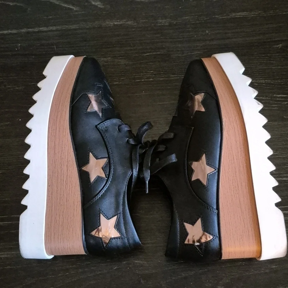 Stylish Black and Gold Women's Platform Shoes, Black w Silver Stars Sz 37(6.5)